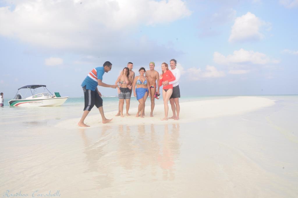 ホテル ラスドゥ コーラルビル Rasdhoo エクステリア 写真